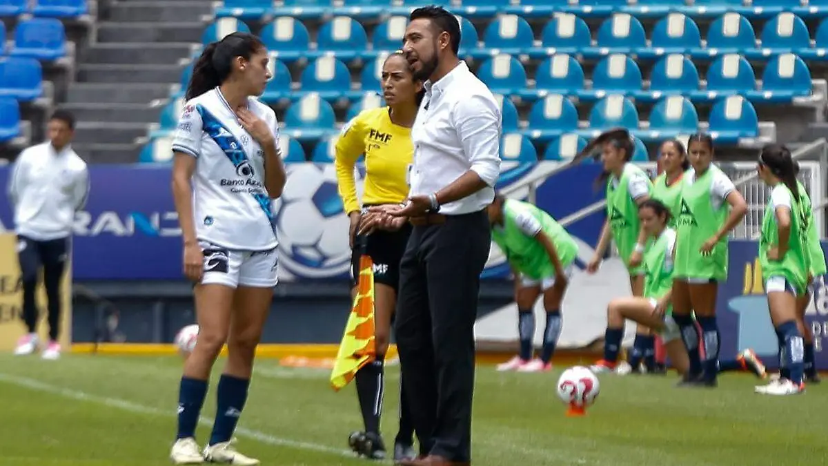 Club Puebla Femenil Guillermo cosio